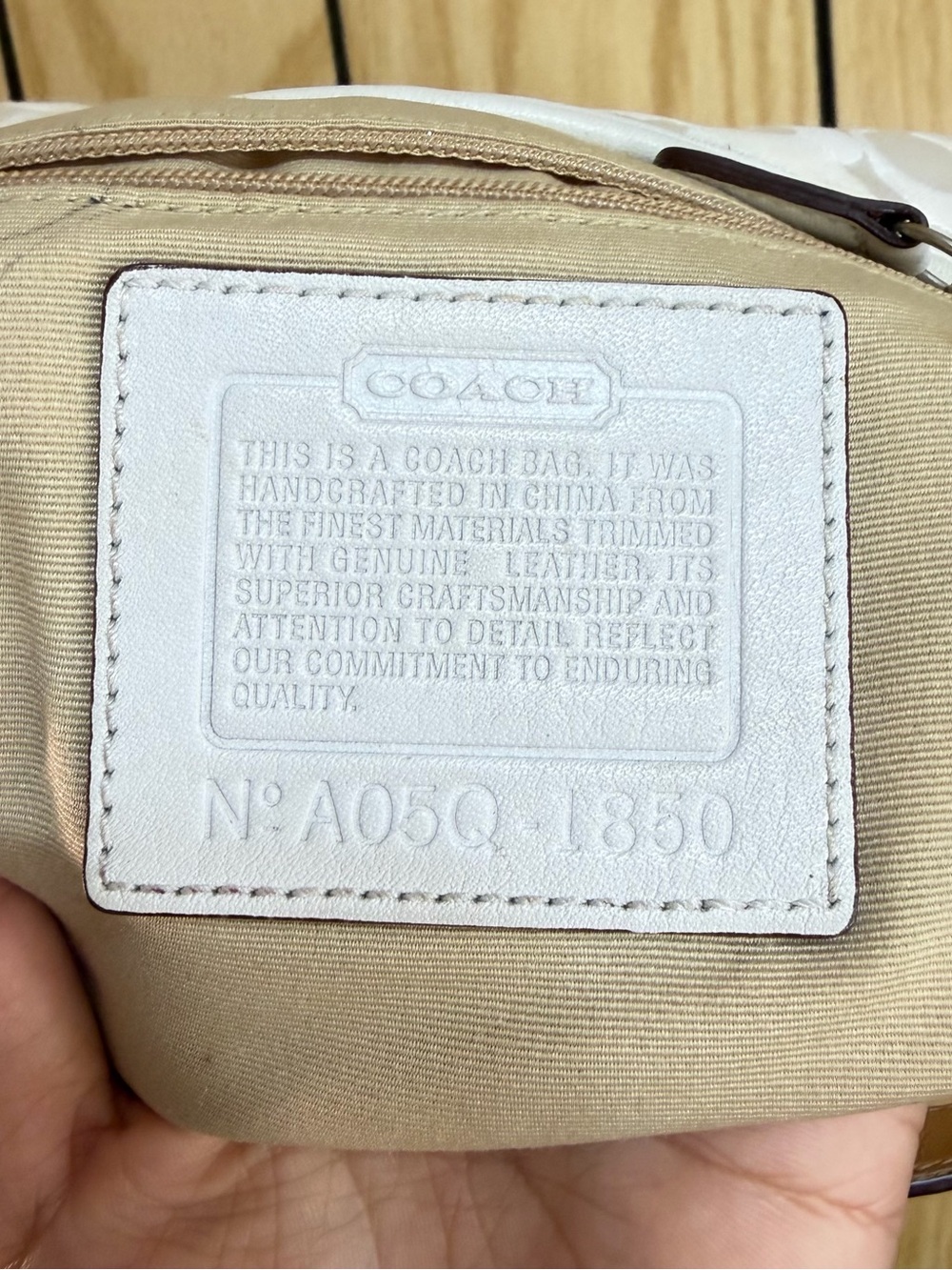 Vintage Coach Y2K White Signature Shoulder Bag - Picture 3 of 10